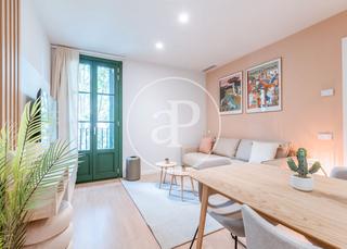 Rent Flat  Carrer de cartagena. Piso en alquiler en sagrada familia