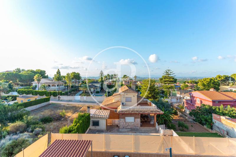 Foto 3e704393-ef65-476d-b1ae-9b962aa90c86. Casa amb calefacció aparcament piscina a Sierra Perenchiza-Cumbres de Calicanto-Sto Domingo Chiva