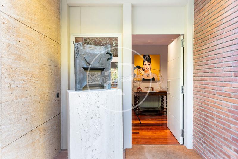 Foto 2288f945-9f17-4488-8733-fe48423480a3. Casa amb calefacció aparcament piscina a Sarrià Barcelona
