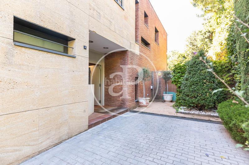 Foto 2e9a06ec-caf9-41a6-bca9-9d29e6cf779c. Casa amb calefacció aparcament piscina a Sarrià Barcelona
