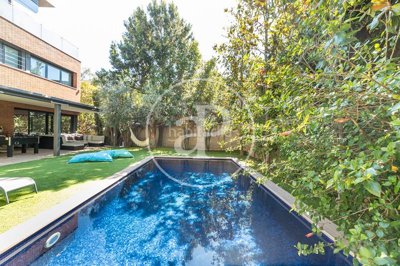 Foto 69c7d63d-017f-4ebd-b16c-8f2c664a3822. Casa amb calefacció aparcament piscina a Sarrià Barcelona