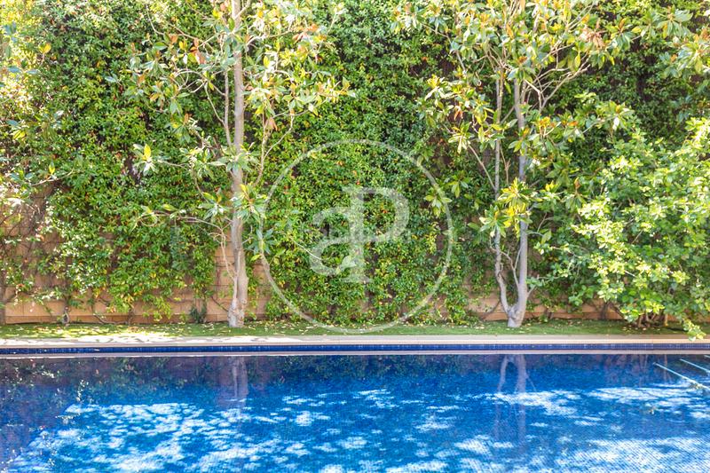 Foto 89555053-fd0a-4db7-ae4c-26a14bcd8bf1. Casa amb calefacció aparcament piscina a Sarrià Barcelona