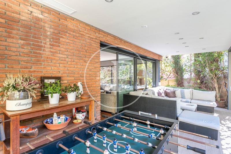 Foto 915924a0-d7c7-4f32-8451-a5b38c6f47b4. Casa amb calefacció aparcament piscina a Sarrià Barcelona