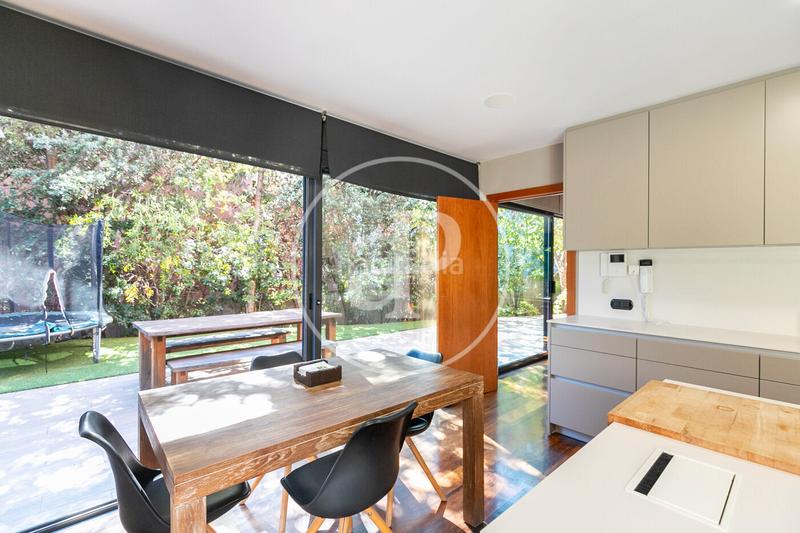 Foto d79f581e-cc80-4ce3-bff7-e8d743e95f15. Casa amb calefacció aparcament piscina a Sarrià Barcelona