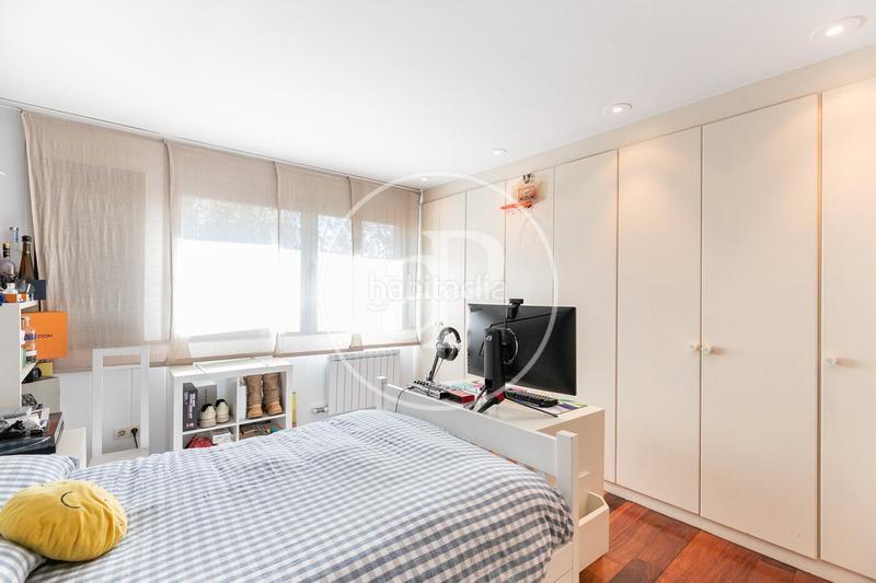 Foto f76a2850-5eb6-47fa-990e-cca202eac957. Casa amb calefacció aparcament piscina a Sarrià Barcelona