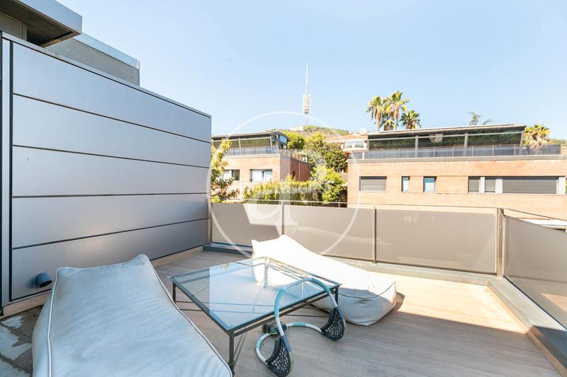 Foto fe057271-4bfd-49fe-abad-c3bc32af8ed6. Casa amb calefacció aparcament piscina a Sarrià Barcelona