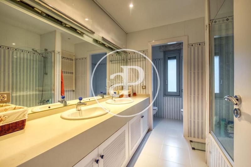 Foto 2d97eb28-a876-4225-89f3-b820e4d227fa. Casa con riscaldamento parcheggio piscina in Golf-Can Trabal Sant Cugat del Vallès