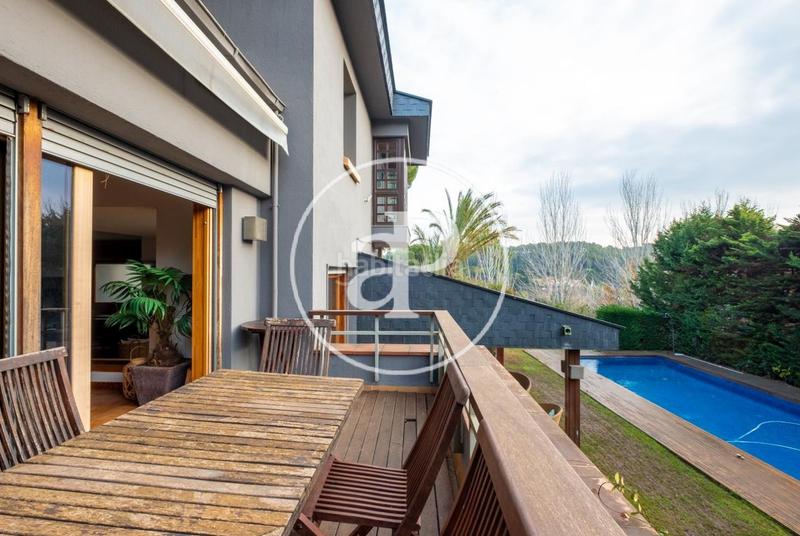 Foto 3274a71c-4dbf-4c0a-86b2-fdc45779ba11. Casa con riscaldamento parcheggio piscina in Golf-Can Trabal Sant Cugat del Vallès