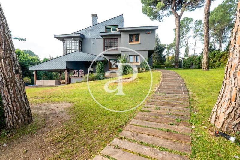 Foto d55c8706-d7d9-43ad-bd9b-424b773a0445. Casa con riscaldamento parcheggio piscina in Golf-Can Trabal Sant Cugat del Vallès