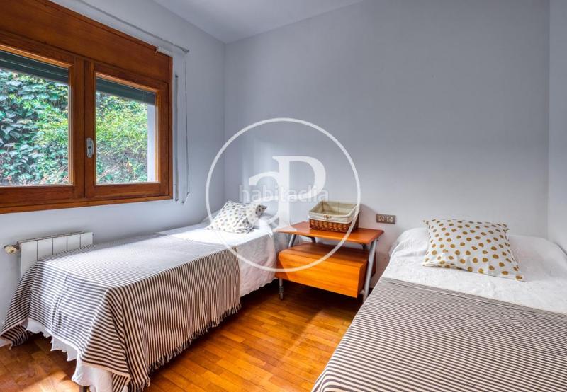 Foto ef5298f2-254a-43a8-92bc-eacd79db6b63. Casa con riscaldamento parcheggio piscina in Golf-Can Trabal Sant Cugat del Vallès