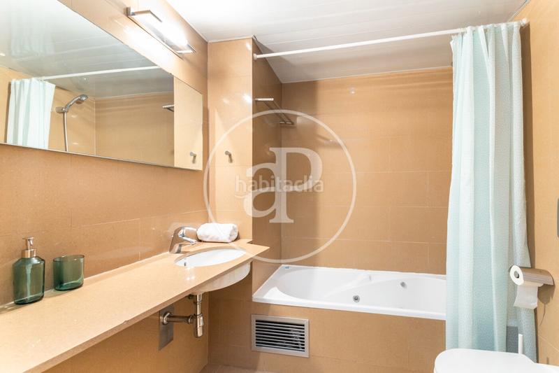 Foto c1b1ea64-8bdb-48ae-b4bd-ff17272da341. Alquiler piso  en alquiler en la calle provenza en Barcelona
