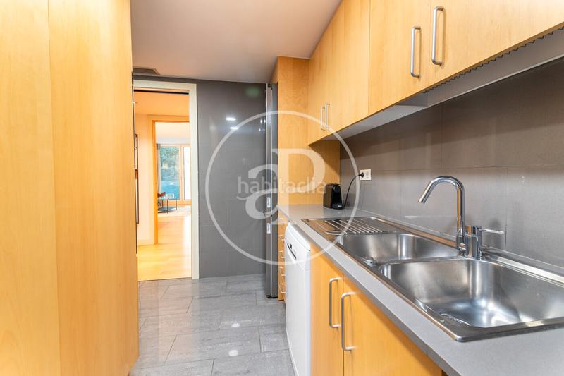 Foto ecd256bc-4b24-456c-bf57-377ff1528df2. Location appartement avec chauffage parking dans Dreta de l´Eixample Barcelona
