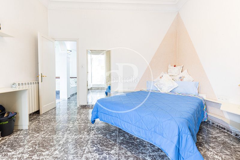 Foto 322f54e9-0444-4100-b2c9-4e0b373a1405. Casa amb calefacció aparcament a Creu Alta Sabadell