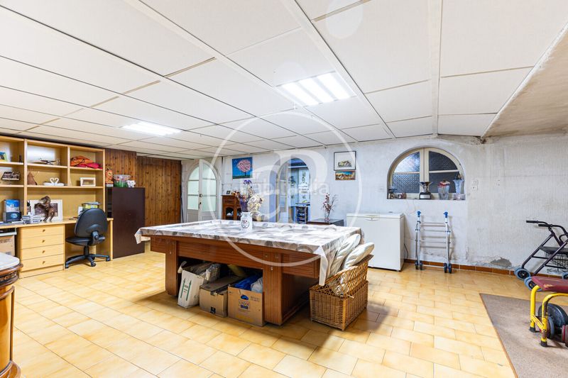 Foto e4cb4c39-d0e6-4a43-85e8-fb26a63b0f95. Casa amb calefacció aparcament a Creu Alta Sabadell