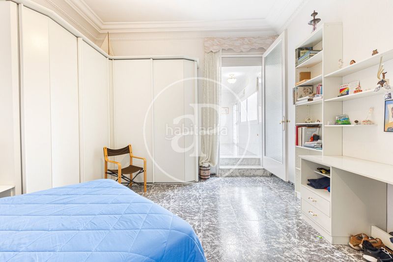 Foto fddbeafe-9210-453f-b949-4809378a093b. Casa amb calefacció aparcament a Creu Alta Sabadell