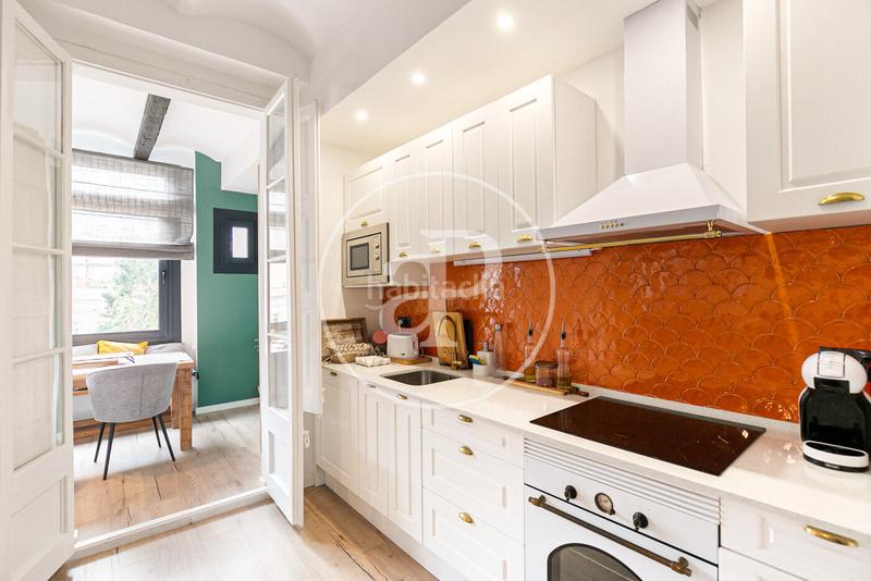 Foto 2b9f790d-8752-4bb5-bc94-6f41a7fe818b. Lloguer pis amb calefacció aparcament a Vila de Gràcia Barcelona