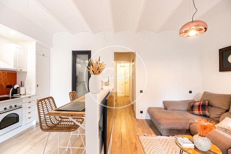 Foto bdb13f6e-3ef6-4aa8-a986-c42adbbec38b. Lloguer pis amb calefacció aparcament a Vila de Gràcia Barcelona