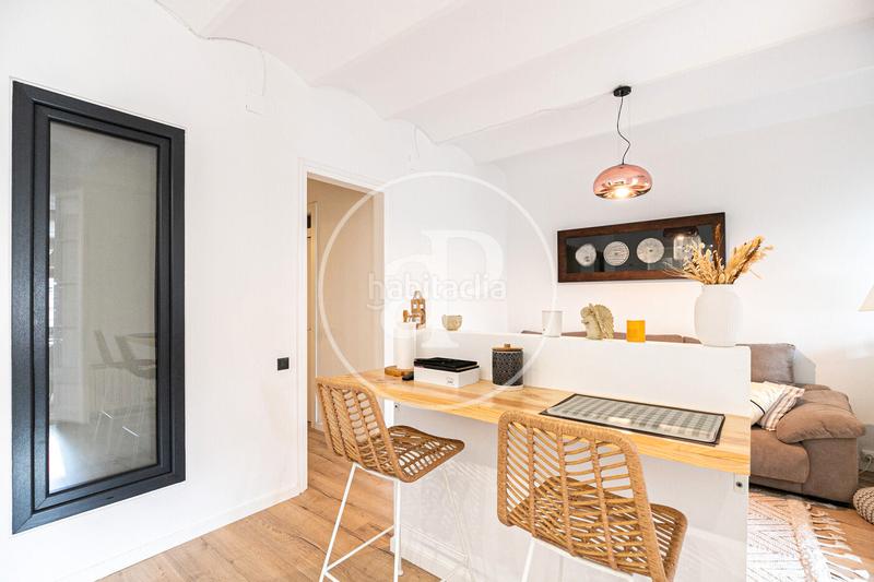 Foto cec32d82-d11c-40ab-b844-39106985f3ee. Rent flat with heating parking in Vila de Gràcia Barcelona