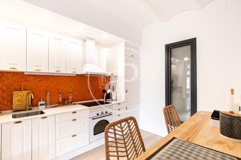 Foto e2dabf9f-40ab-409a-ac05-572dcce19e01. Rent flat with heating parking in Vila de Gràcia Barcelona