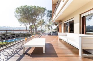 House  Av. mas fuster. Casa en venta en valldoreix
