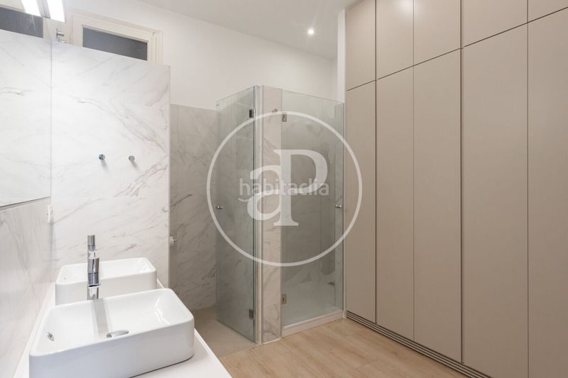 Foto 08823f5d-a588-4f0f-9717-4e6271ecad2b. Alquiler piso  en alquiler en calle provença eixample esquerra en Barcelona