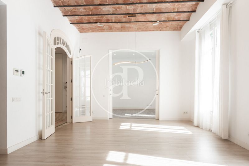 Foto b63e4985-e315-45d8-b412-56eb3d70a572. Alquiler piso  en alquiler en calle provença eixample esquerra en Barcelona