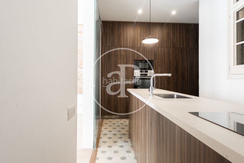 Foto f2a0355b-3082-41f5-96f8-3de3b50a8843. Alquiler piso  en alquiler en calle provença eixample esquerra en Barcelona