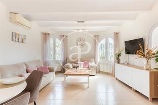 Location Maison  Carrer albercoquer. Casa en alquiler en jávea
