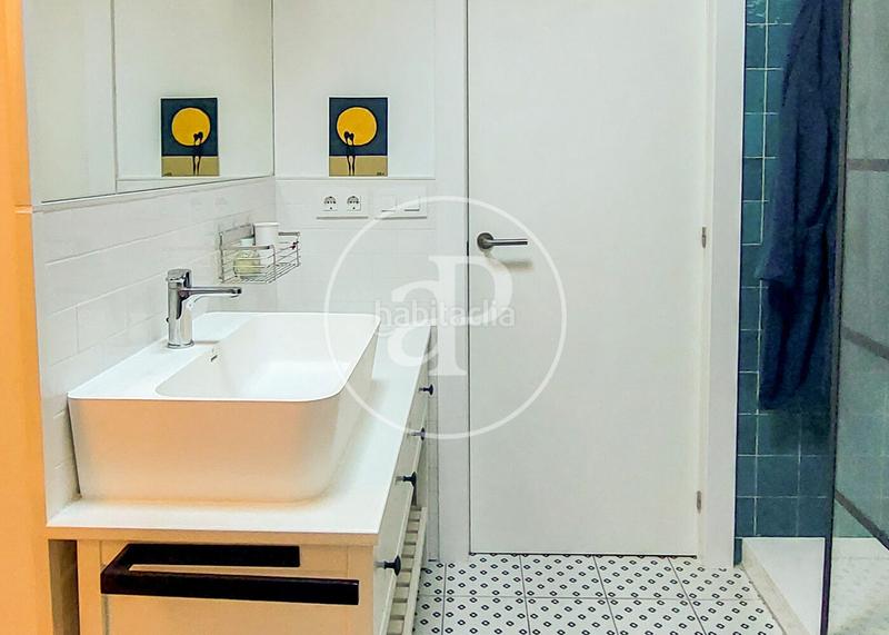 Foto 3a7ad721-8033-4332-b6f1-34bb02a2a426. Dúplex  en venta en en corts en En Corts - Doctor Waksman Valencia