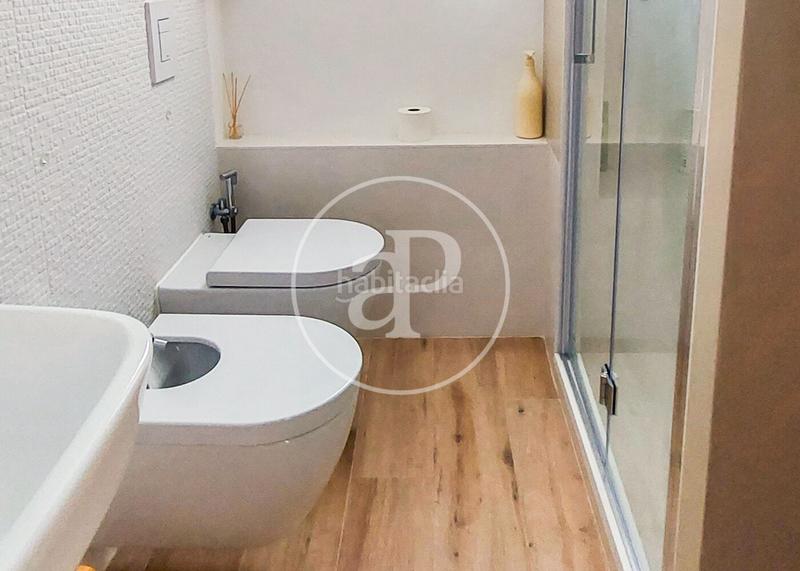 Foto 596c79a7-99c3-4bfe-9e5a-465313dd81fa. Dúplex  en venta en en corts en En Corts - Doctor Waksman Valencia