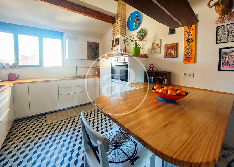 Foto 5ae61aaa-b1a7-49df-8039-70ececd09f54. Dúplex  en venta en en corts en En Corts - Doctor Waksman Valencia