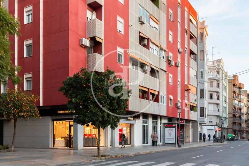 Foto 8b81ead7-208a-4966-87b9-9dd234e4cfbc. Dúplex  en venta en en corts en En Corts - Doctor Waksman Valencia