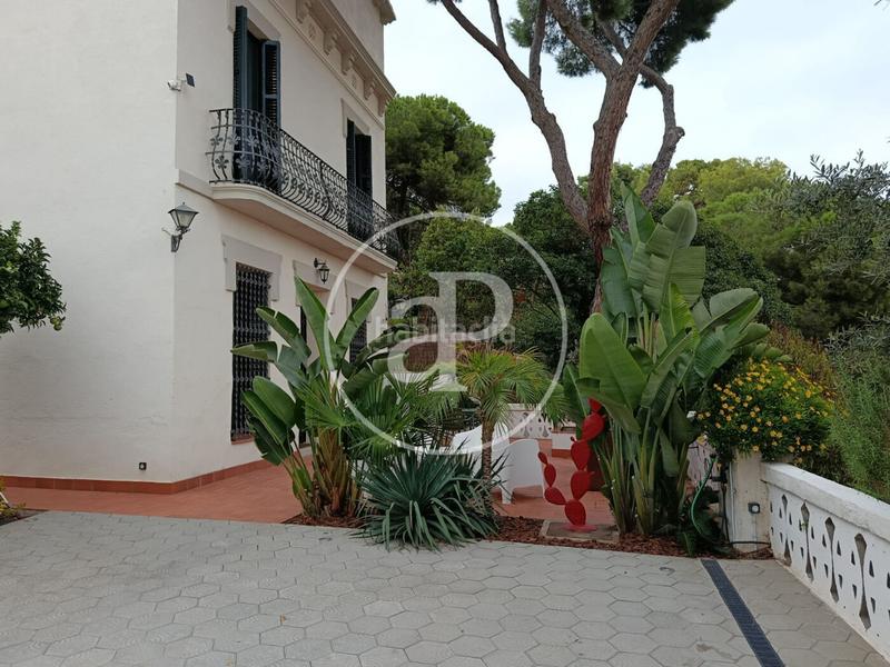 Foto 0d78fa01-ed16-42a4-9697-87232864889e. Lloguer casa amb calefacció aparcament piscina a Barcelona