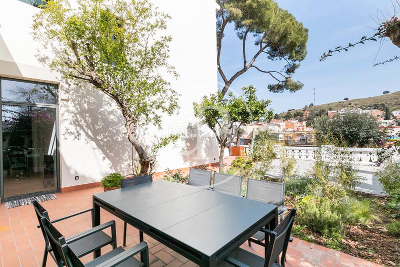 Foto 3b9c4af4-e49c-4e7e-9bf7-3d0e991f2599. Rent house with heating parking pool in El Coll Barcelona