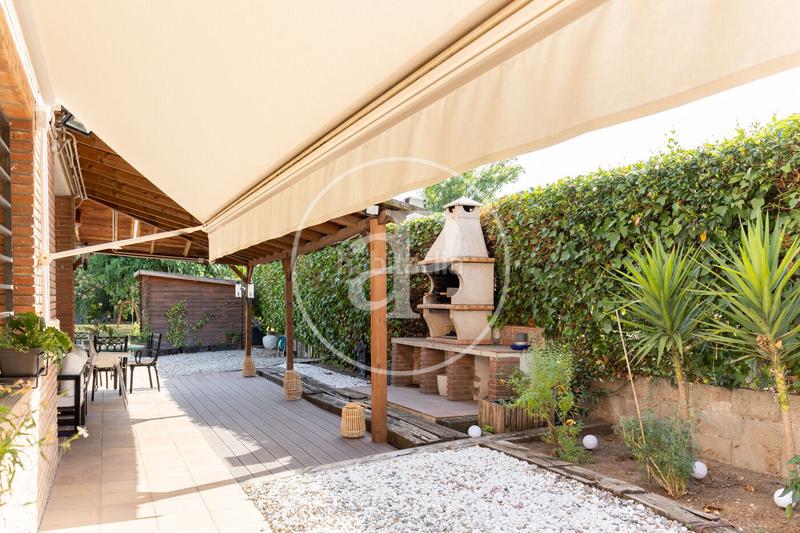 Foto 4edd4981-cd30-4177-85a7-0e2559fe94e4. Casa amb calefacció aparcament piscina a Can Llobateres-Can Pallars Sant Quirze del Vallès