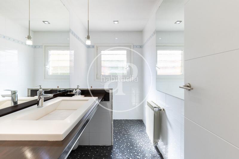 Foto 69b310a2-4846-41d8-baa0-3f8b683da225. Casa amb calefacció aparcament piscina a Can Llobateres-Can Pallars Sant Quirze del Vallès