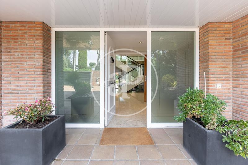 Foto 73d2e920-236e-4729-a59e-5b669e6f4049. Casa amb calefacció aparcament piscina a Can Llobateres-Can Pallars Sant Quirze del Vallès