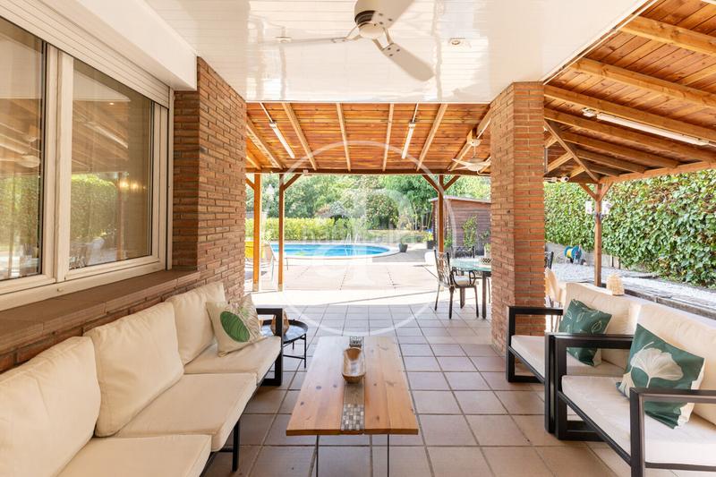 Foto 8c0b0349-8df0-4b6a-bcf9-442c5b12b54f. Casa amb calefacció aparcament piscina a Can Llobateres-Can Pallars Sant Quirze del Vallès