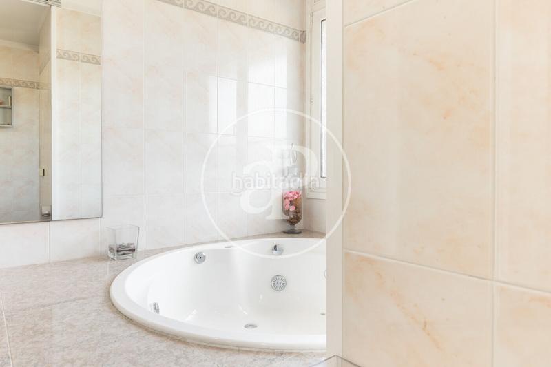 Foto f32493c9-937d-4525-8df3-08a39c47e7e6. Casa amb calefacció aparcament piscina a Can Llobateres-Can Pallars Sant Quirze del Vallès