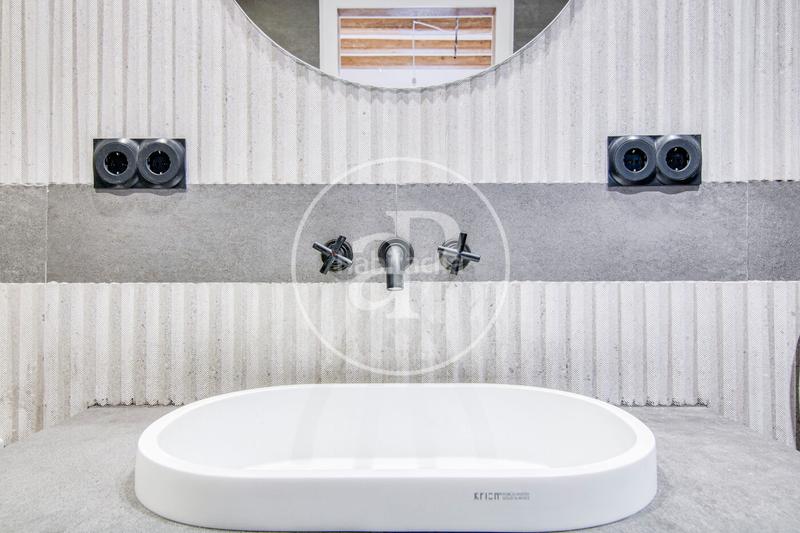 Foto 54965575-041d-4ee3-bba9-63a2955dab06. Piso planta baja reformada en venta en sants en Hostafrancs Barcelona