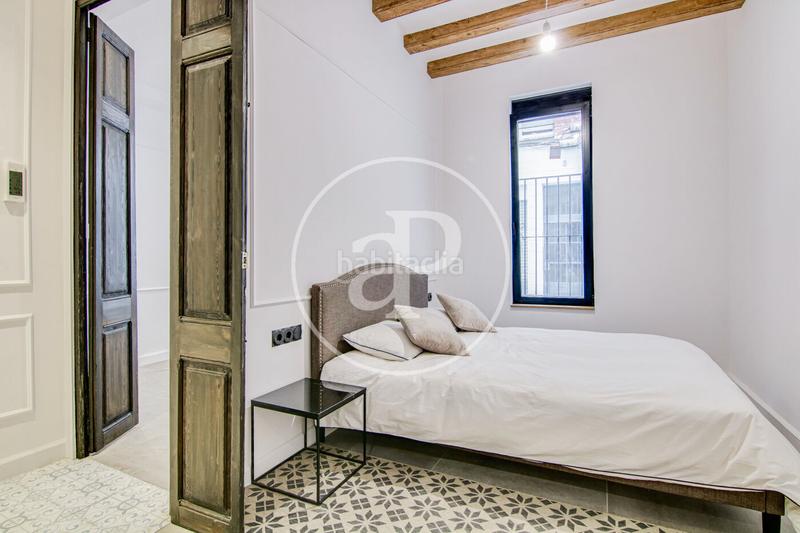 Foto 76ce1c9c-ec62-466a-a407-715982de8657. Piso planta baja reformada en venta en sants en Hostafrancs Barcelona