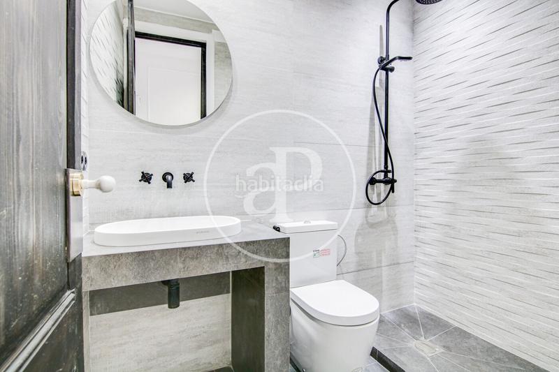 Foto 7c359012-77be-4d4e-8264-b71a76e88cb8. Piso planta baja reformada en venta en sants en Hostafrancs Barcelona