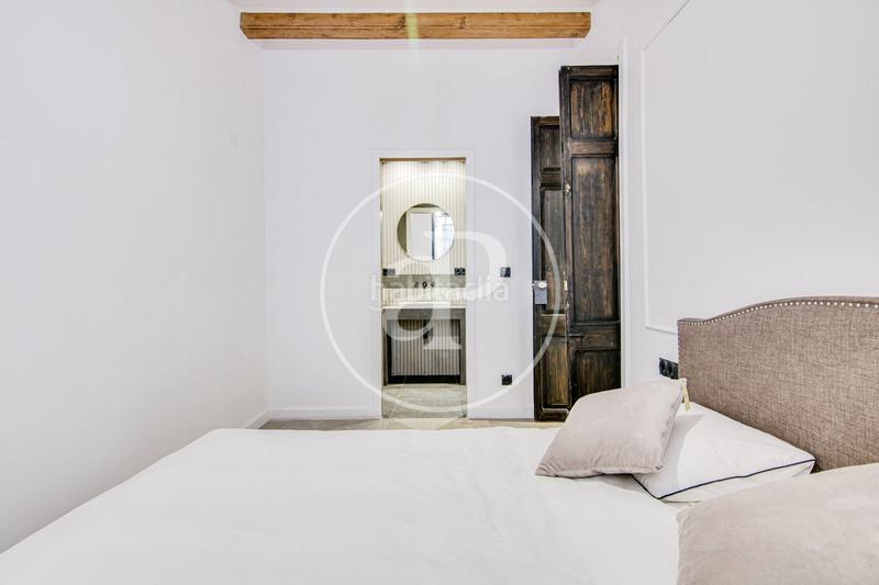 Foto a47bdf72-36a5-41ef-ae79-9c1cdd246552. Piso planta baja reformada en venta en sants en Hostafrancs Barcelona