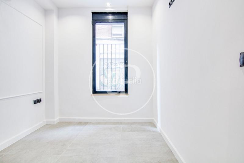 Foto b232979b-b2a6-4587-856c-720a7c65ad6e. Piso planta baja reformada en venta en sants en Hostafrancs Barcelona