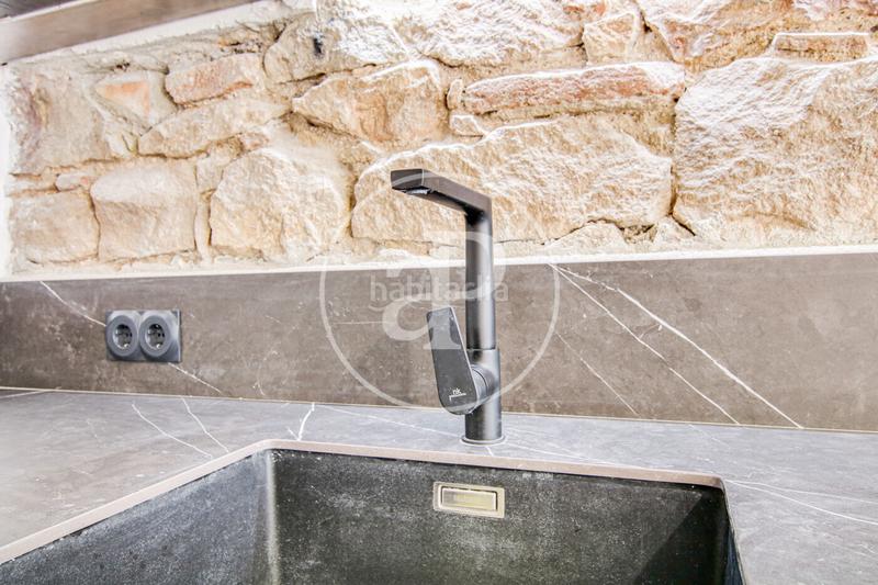 Foto d4cce304-3728-4976-8e76-ca9a1db1a7a6. Piso planta baja reformada en venta en sants en Hostafrancs Barcelona