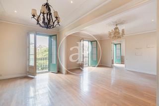 Appartement à Dreta de l´Eixample. Piso en venta en finca regia en plaza tetuan