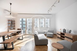 Location Appartement  Av. de francesc cambó. Piso en alquiler en el born