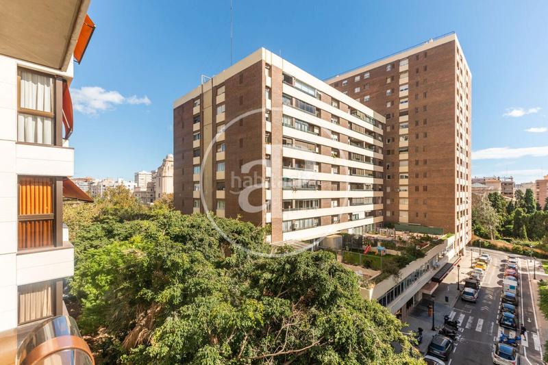 Foto b32e240f-0b7e-4b58-9d75-ecfd1715e53b. Etagenwohnung mit heizung parking in Exposició Valencia