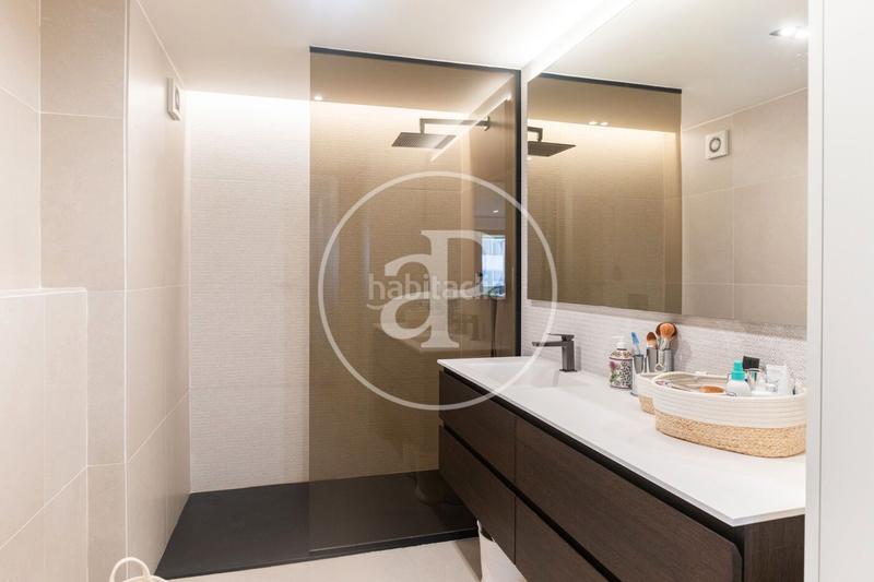 Foto f5c0adb4-3bfc-43e2-9eee-3df178c9c492. Etagenwohnung mit heizung parking in Exposició Valencia