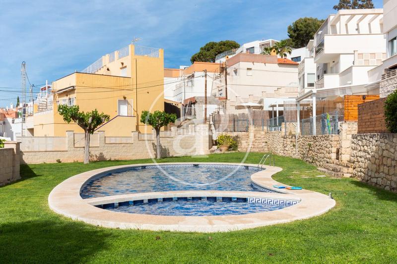 Foto 6db9b304-8c08-45b1-999b-2b4d0c4fafe1. Reihenhaus mit heizung parking pool in L´Albir Alfàs del Pi (l´)